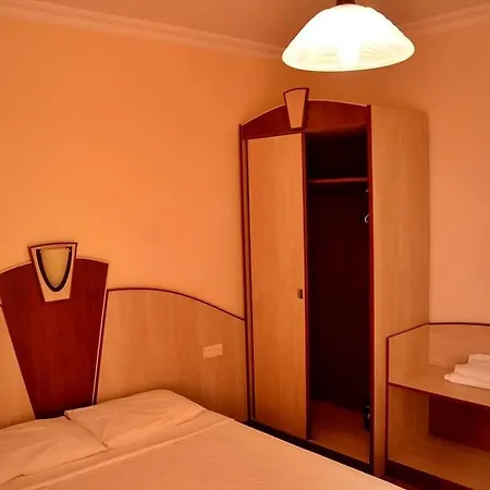 Ikbal Hotel Side