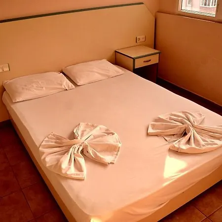 Ikbal Hotel Side